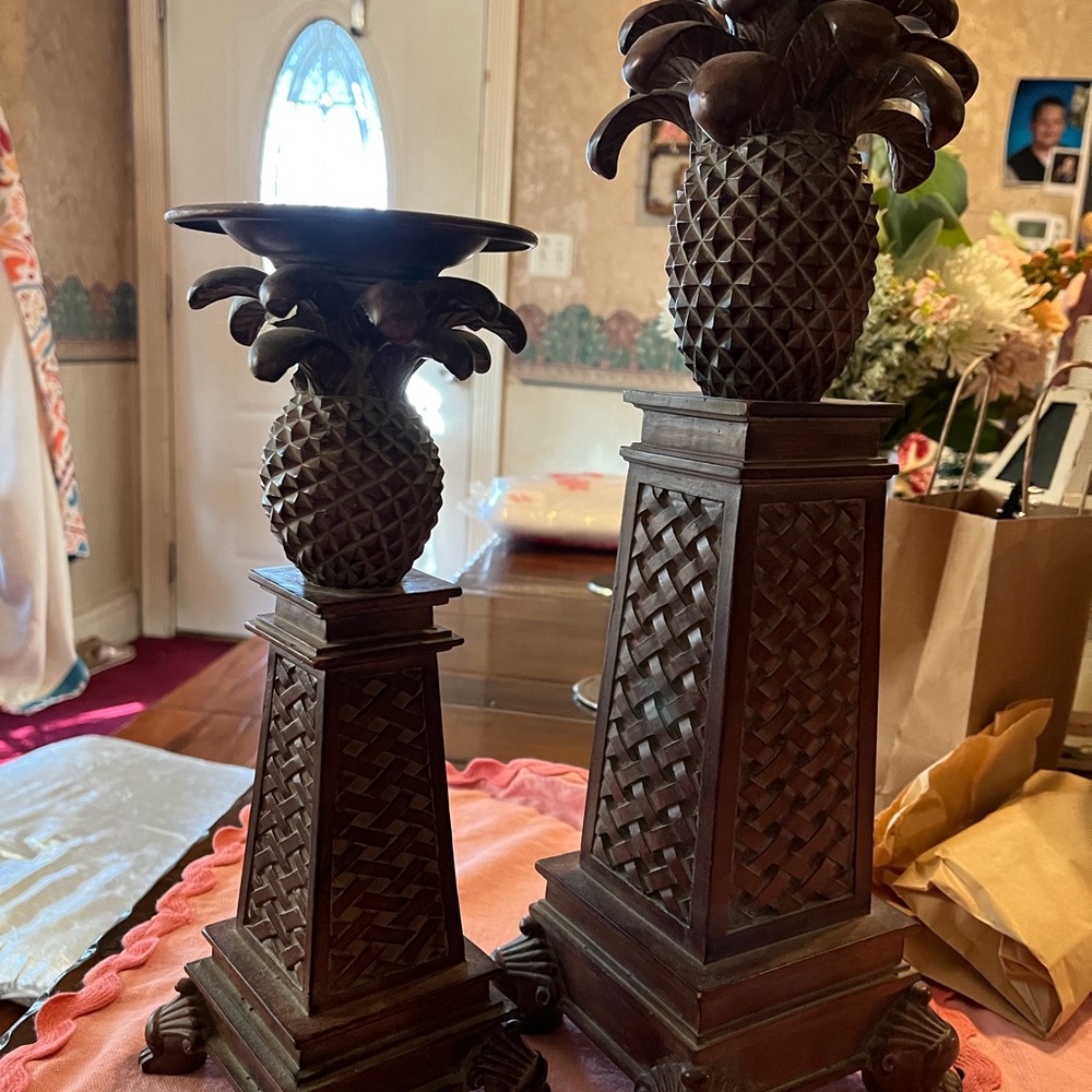 Elegant Brown Pineapple Candle Holders - Picture 2 of 15